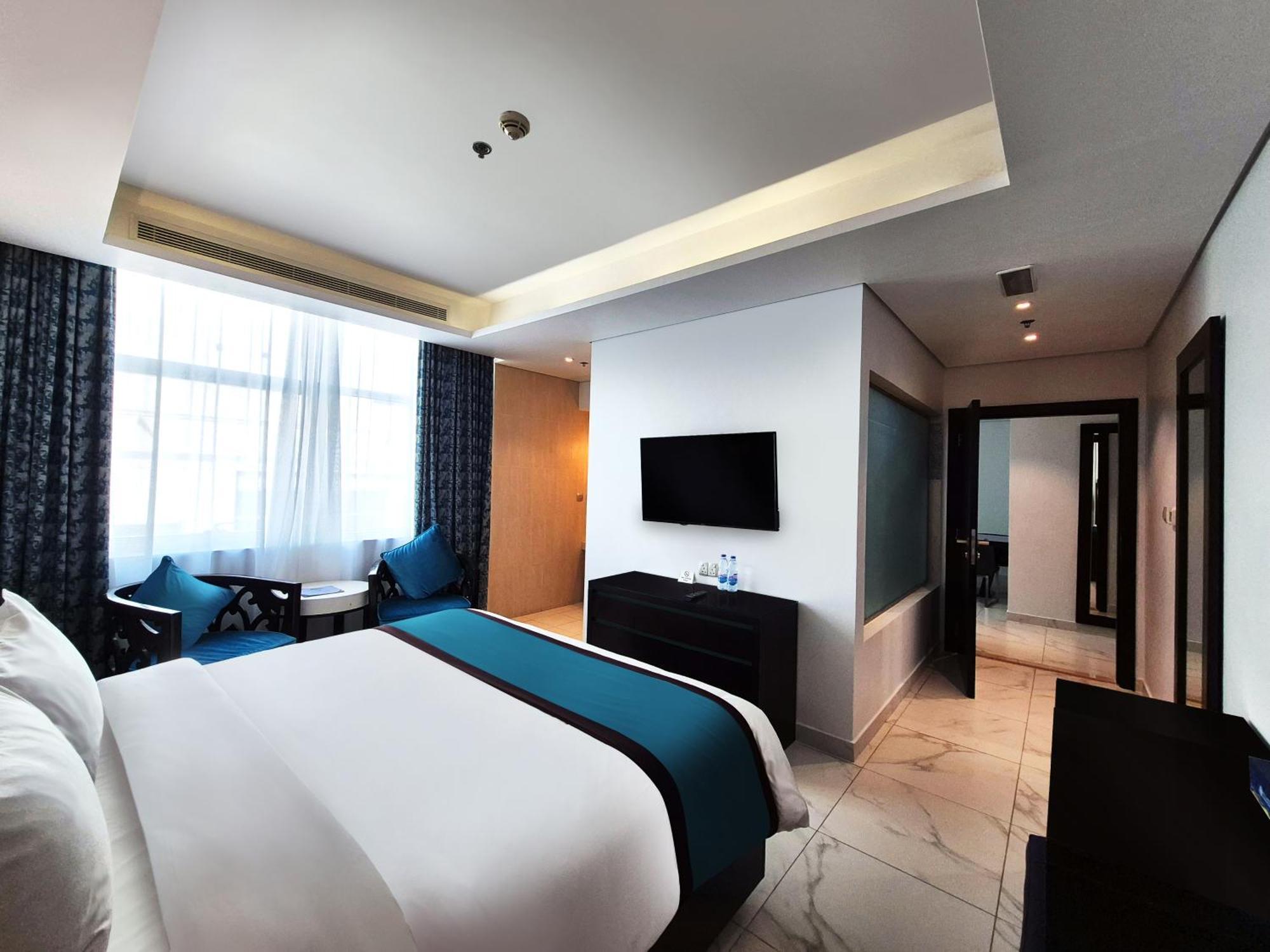 One-Bedroom Junior Suite
